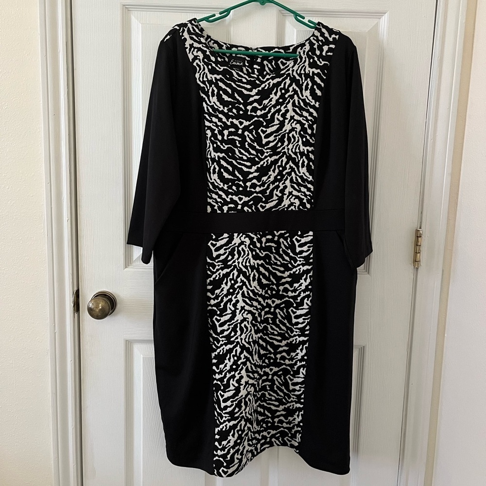 Simply Emma Black and White Print Long Sleeve Dress